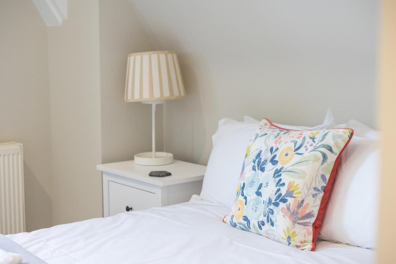 Spacious 3Br Victorian Cheltenham Loft Flat In Cotswolds - Free Parking Leilighet Eksteriør bilde